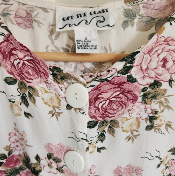Vintage Floral Button Down Crop Top - Picture 4 of 8